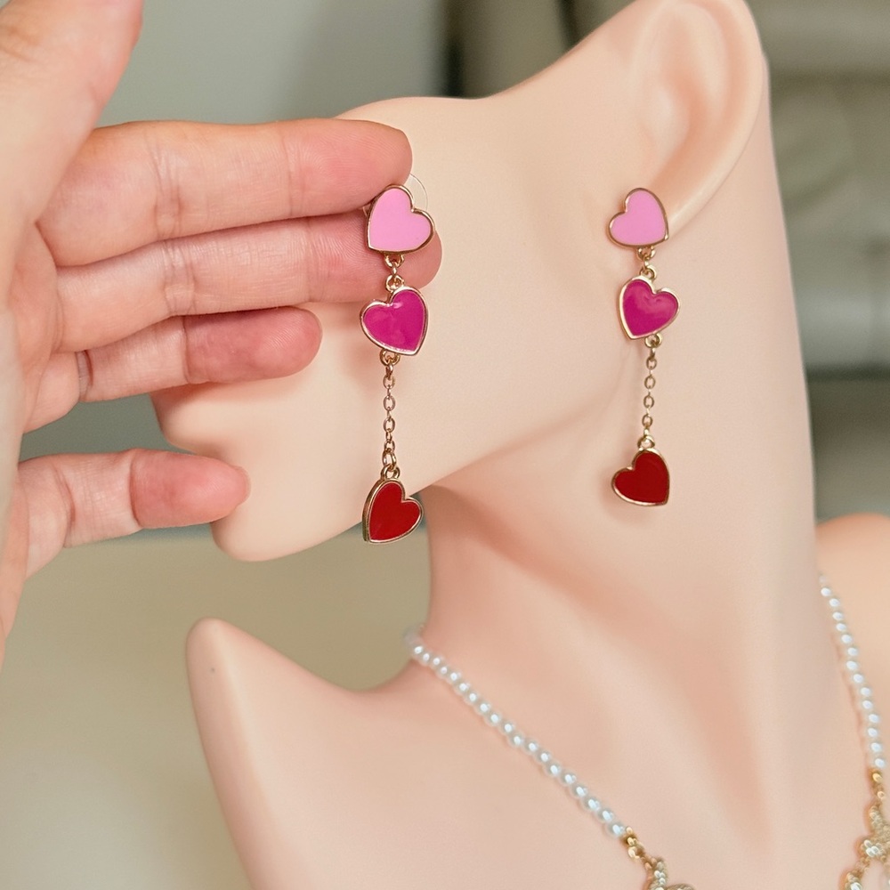 ⚜️ Pink and Red Heart Drop Earrings - Picture 4 of 9